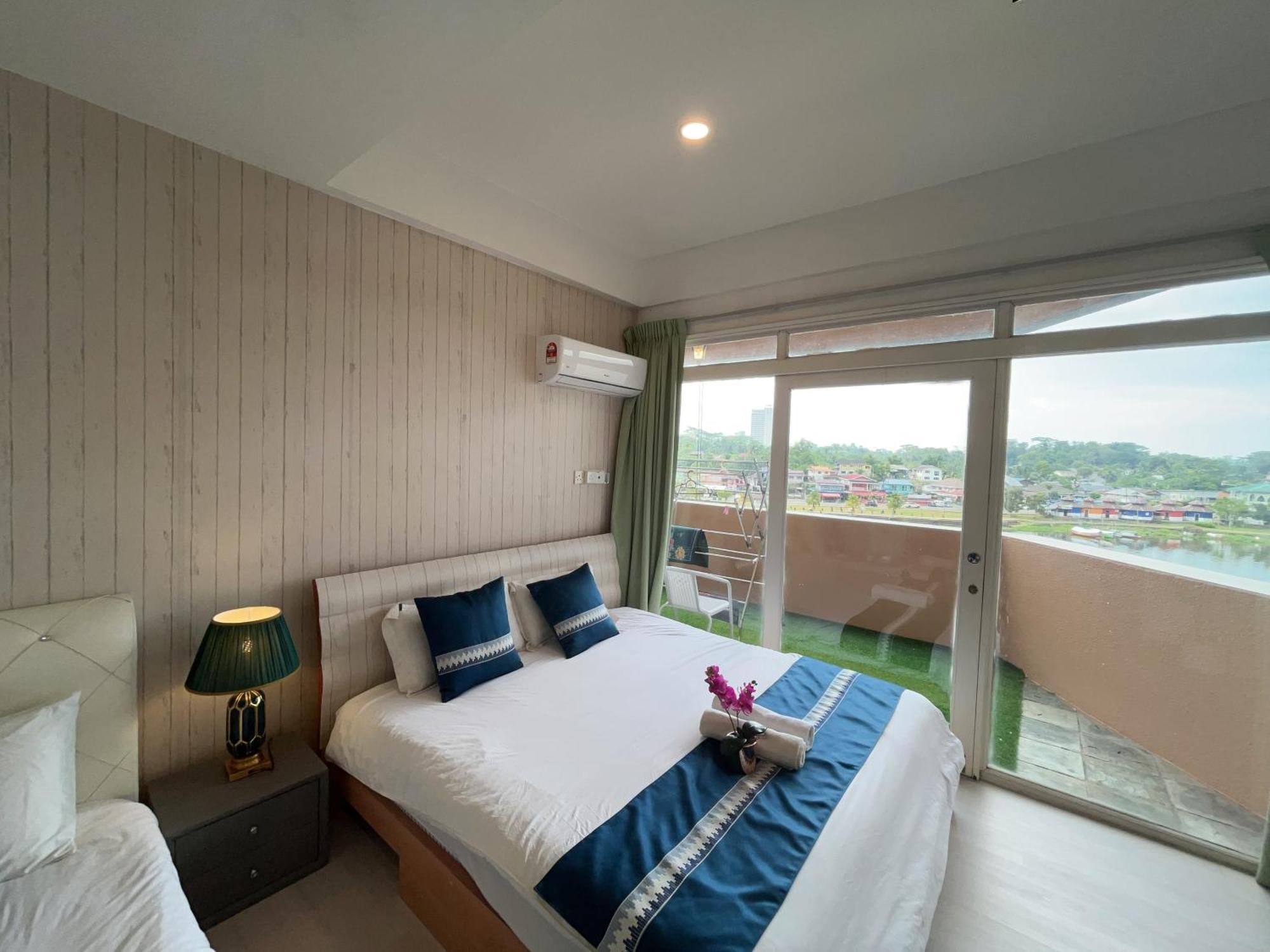 Riverbank Suites Waterfront Kuching Exterior photo